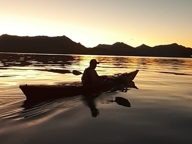atardecer en el lago Nahuel Huapi kayak Villa la Angostura